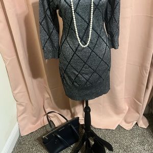 Gorgeous, shimmering turtle neck dress from Venus. Size: US L